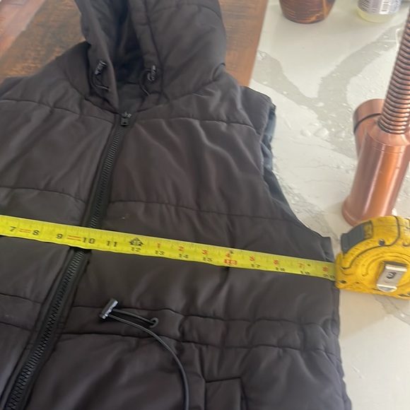 Long Quilted Puffer Hooded Vest - Picture 4 of 6